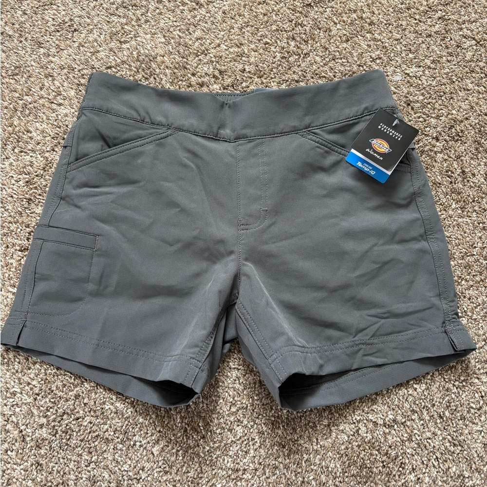 Dickies Women's Temp-iq Performance Shorts, color grey - size 4/27